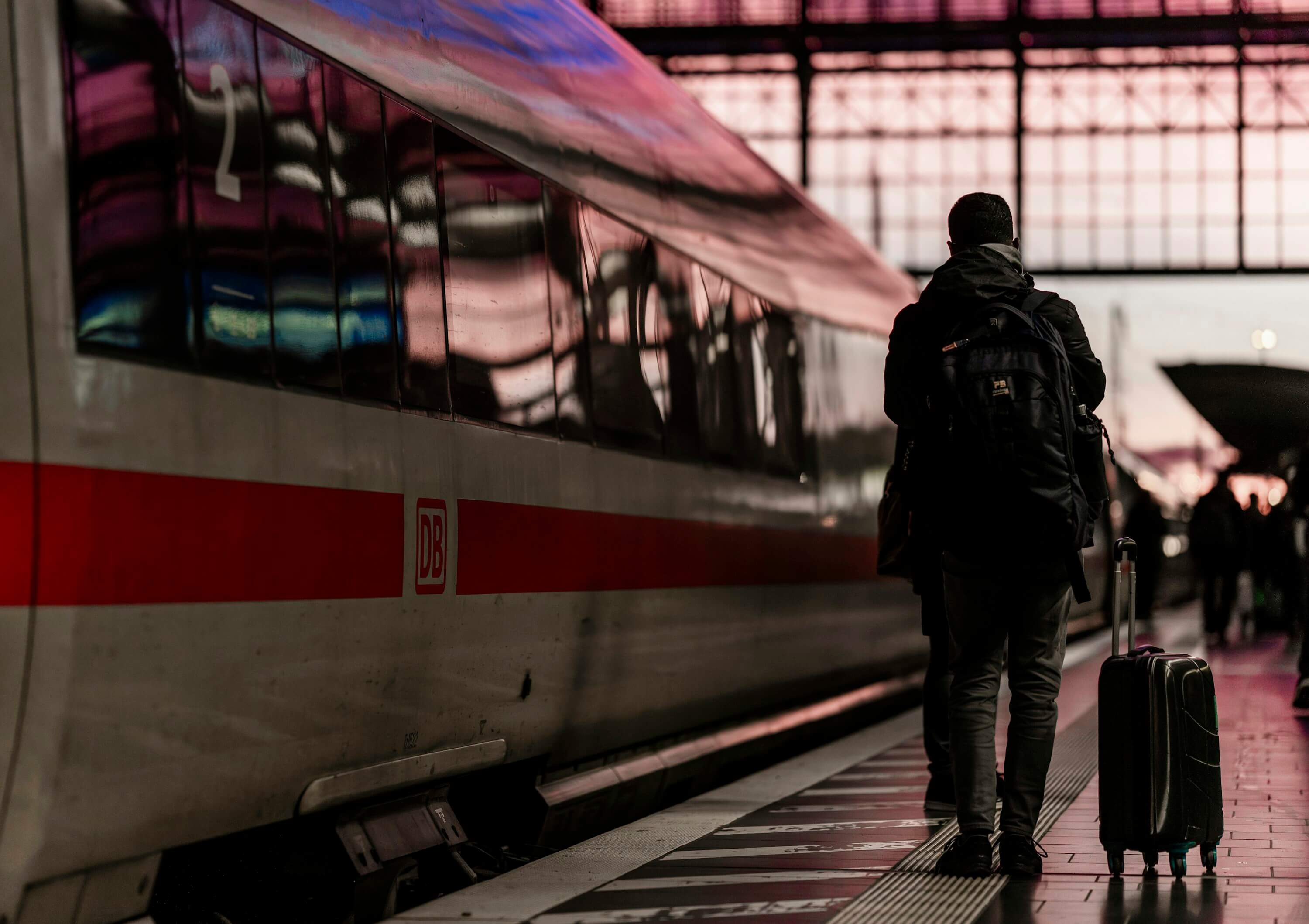 Train travel information and station guidance